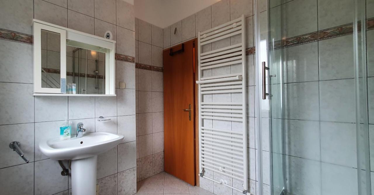 Juli No3 & No4 Apartment Mugeba Екстериор снимка