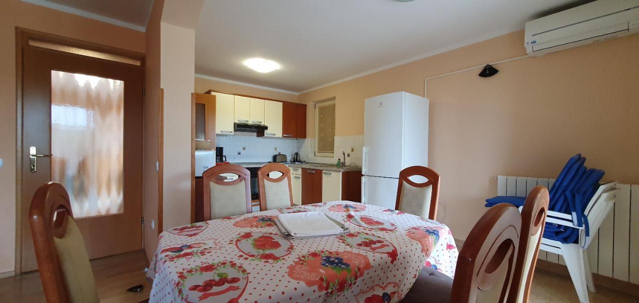 Juli No3 & No4 Apartment Mugeba Екстериор снимка