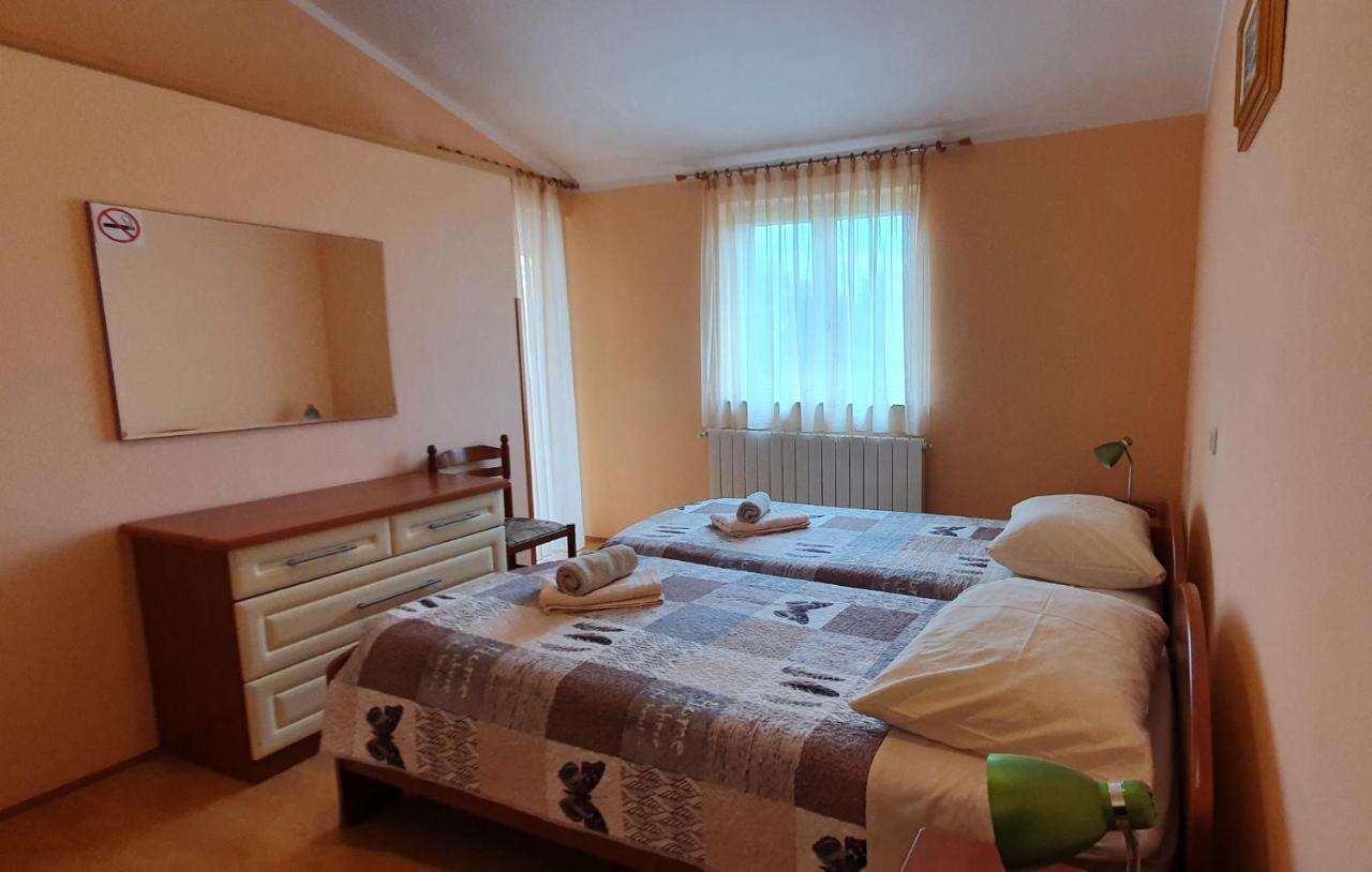 Juli No3 & No4 Apartment Mugeba Екстериор снимка