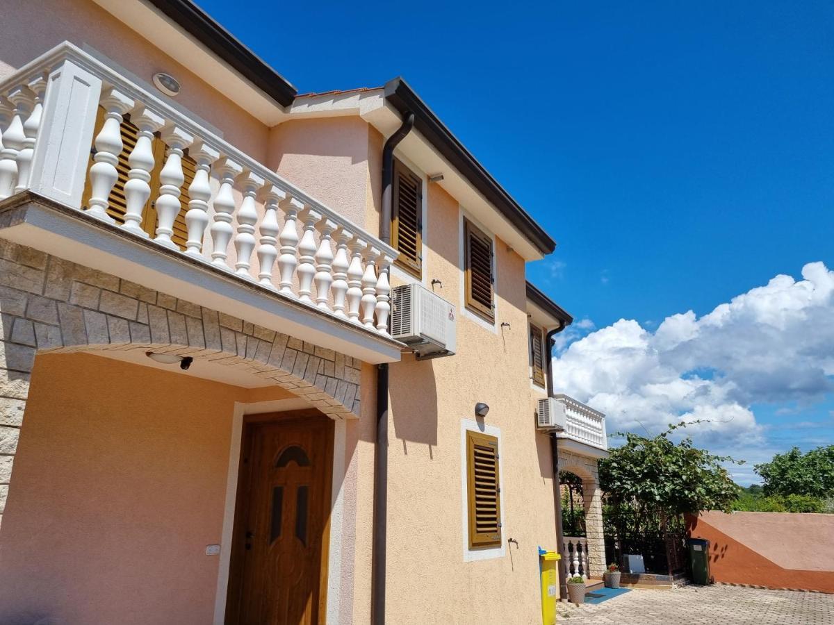 Juli No3 & No4 Apartment Mugeba Екстериор снимка