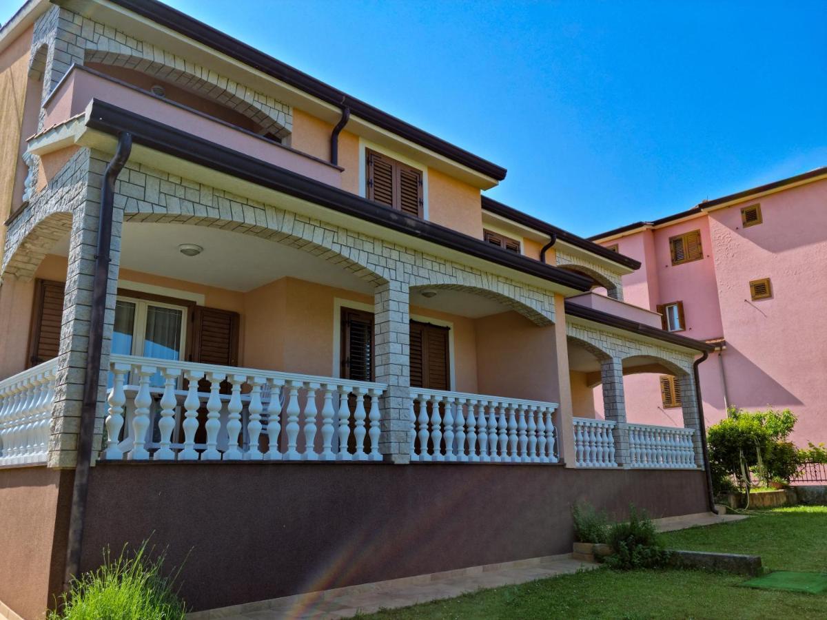 Juli No3 & No4 Apartment Mugeba Екстериор снимка