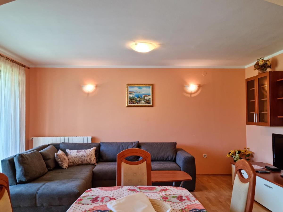 Juli No3 & No4 Apartment Mugeba Екстериор снимка